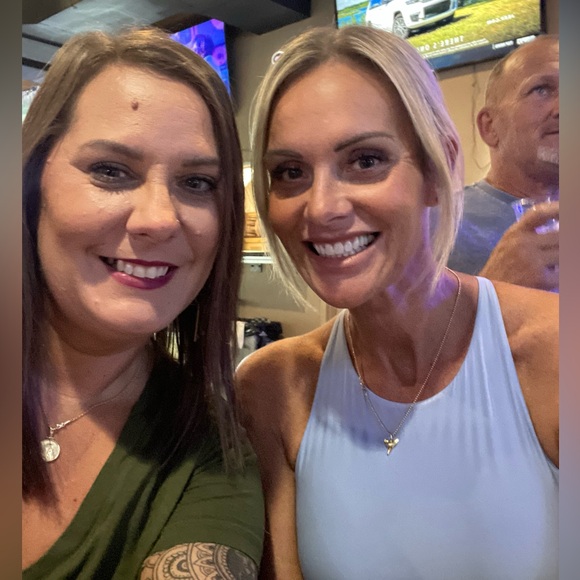 Meet your Posher, Linzi - Picture 5 of 5